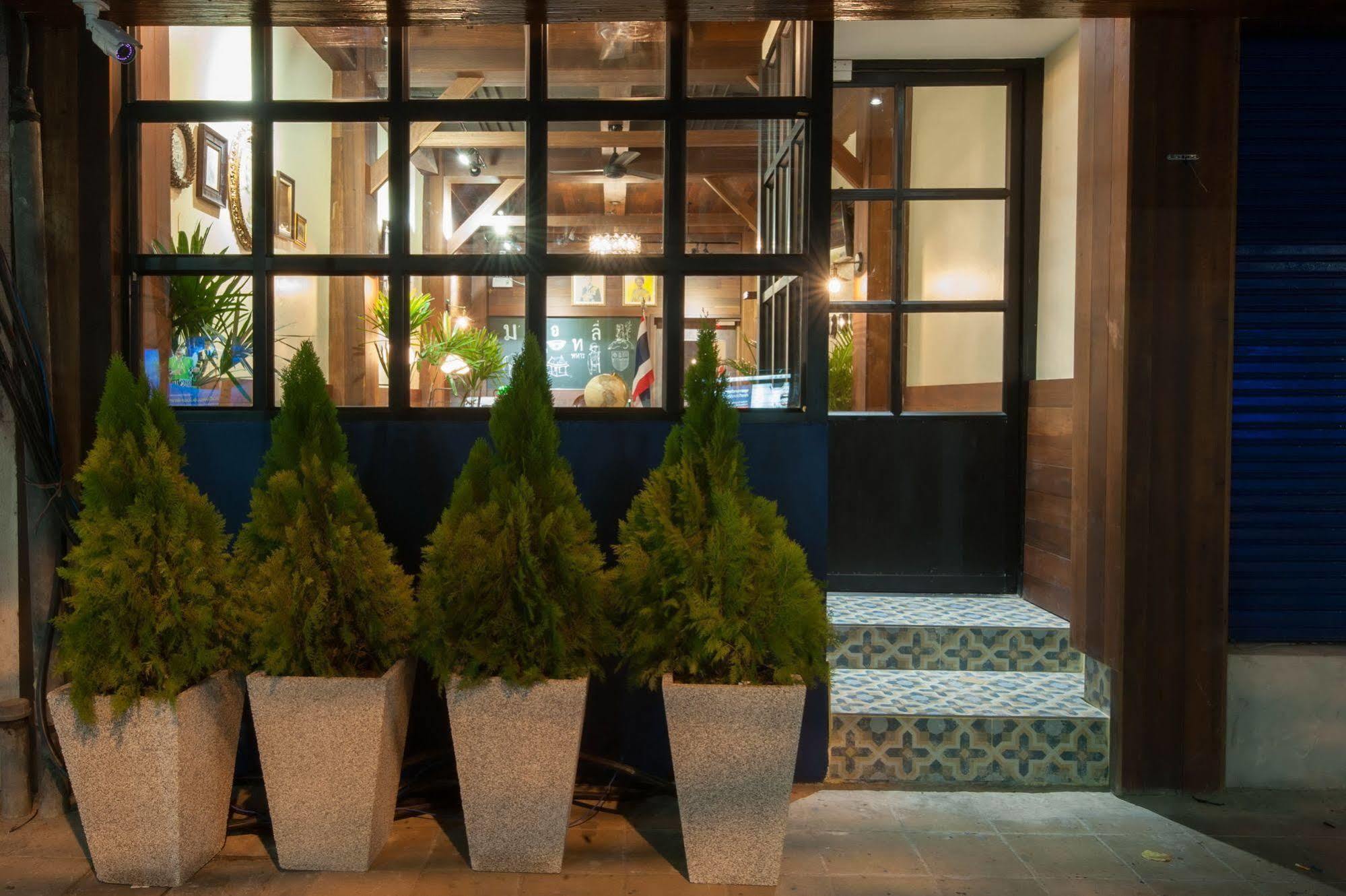 Ostello The Motley House Bangkok Esterno foto